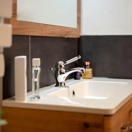 Апартаменти Cetto-historic Centre Хвар